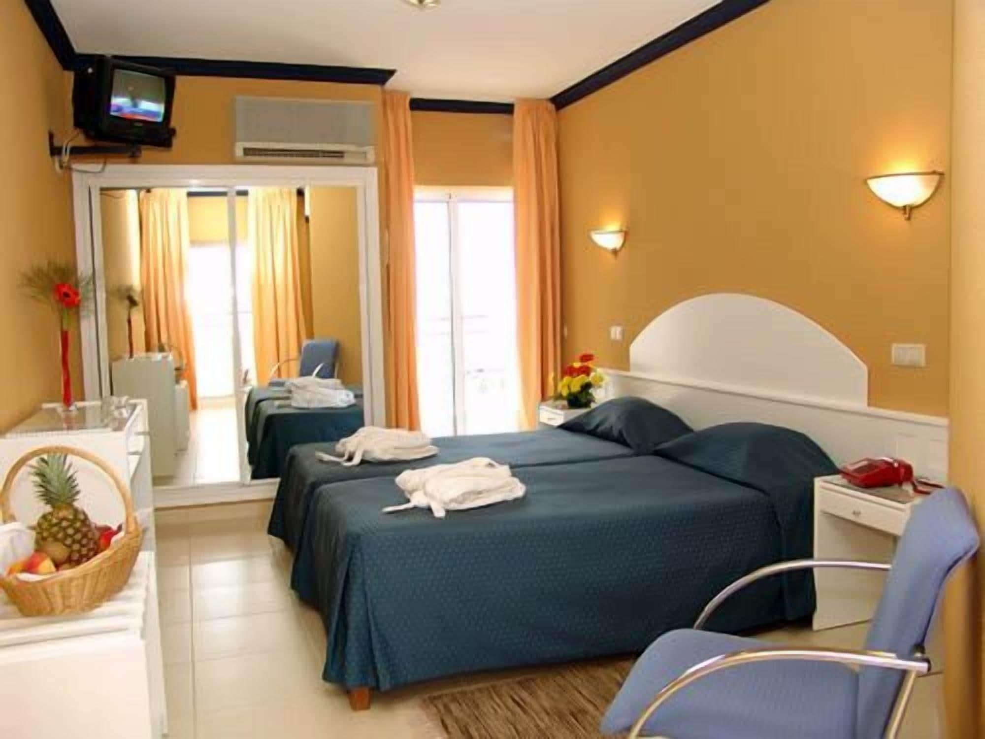 Hotel Atismar Quarteira Room photo
